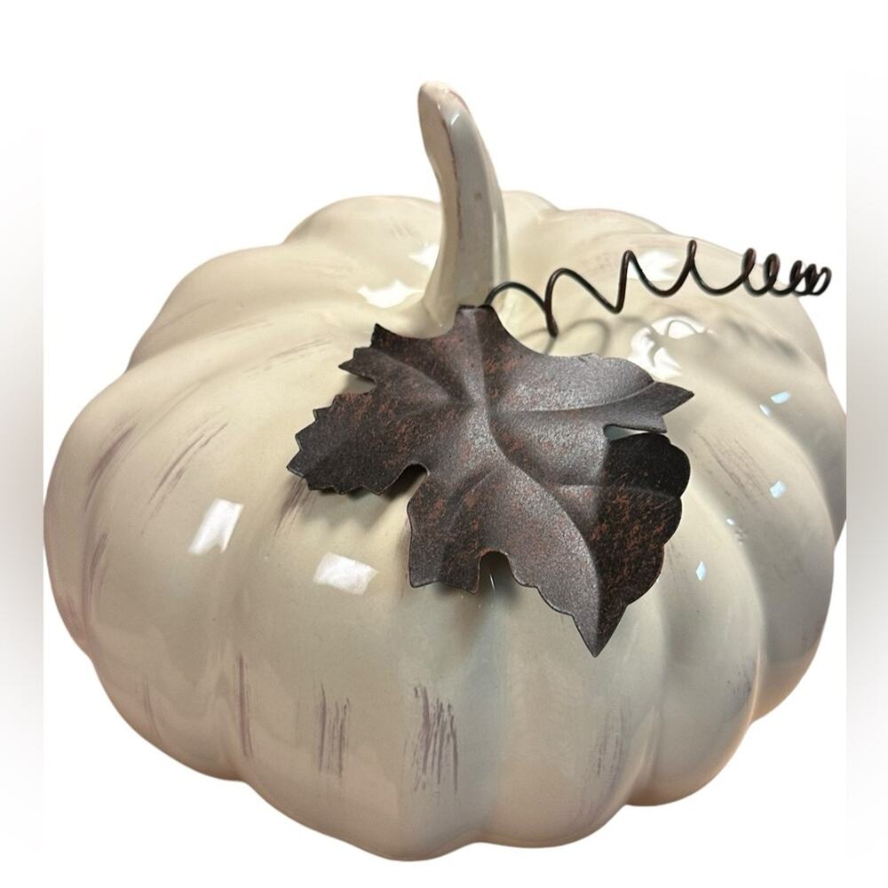 Department 56 Time to Celebrate Ivory Pumpkin with Metal Leaf in Original Box